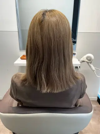 ミディアム 悩む大人女性の味方 白髪ぼかし/うる艶髪のヘアスタイル