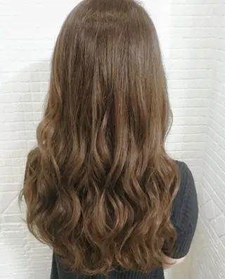ロング カラー パーマ 大阪レミーエクステ チビ編み込みのヘアスタイル