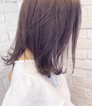あやか 白髪ぼかしハイライトのヘアスタイル