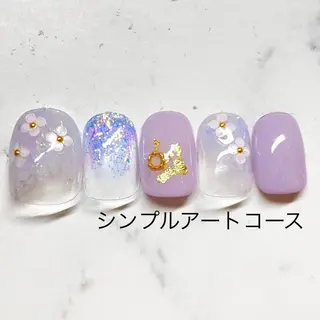 ミディアム ネイルサロン Bliss（ブリス）のネイルデザイン