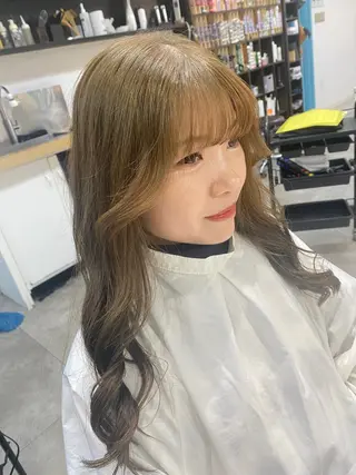 ロング 川本 葵のヘアスタイル