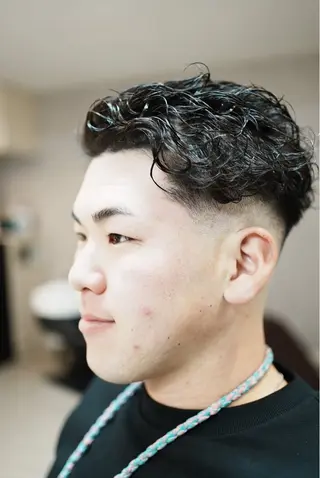パーマ メンズ SHIZUKU スパイキーショートのヘアスタイル