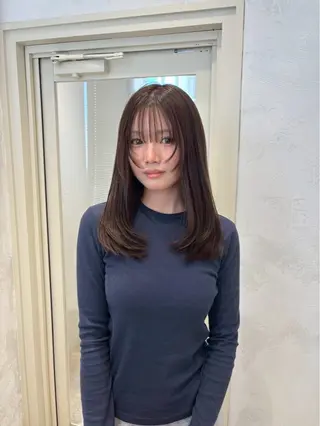 カラー 埴岡 若葉のヘアスタイル