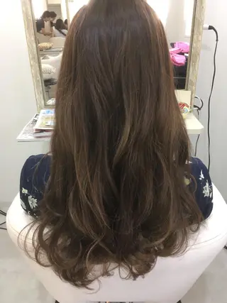 セミロング ロング カラー 髪質改善 中川 翔のヘアスタイル