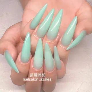 ネイル R inのネイルデザイン