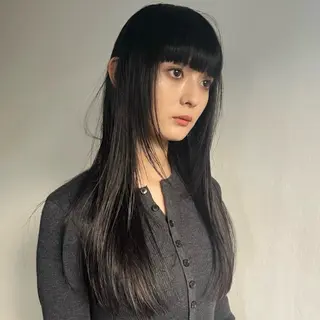 ロング オリーブ🎶アッシュ グレージュちひろ🧸のヘアスタイル