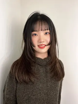 セミロング Airi 韓国y2k ハイレイヤーのヘアスタイル