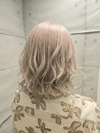 ミディアム カラー ハイトーンカラー✂ tommyのヘアスタイル