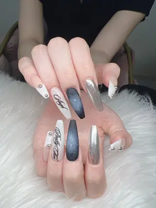 ネイル Lee Nailsのネイルデザイン