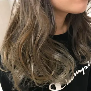 セミロング カラー Oopsレイヤー 加藤澄都のヘアスタイル