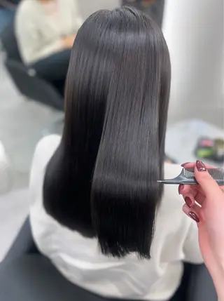 ロング Itsuki/心斎橋 髪質改善/暗髪カラーのヘアスタイル