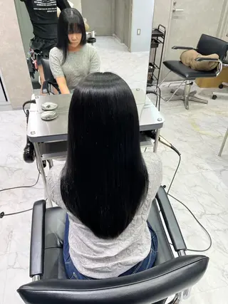 セミロング RAF／Lino 美髪矯正／暗髪カラーのヘアスタイル