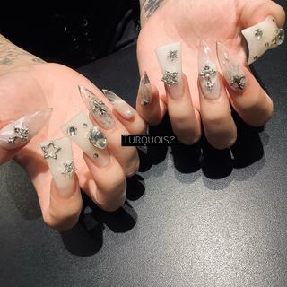 ネイル 個性派ネイルサロン 💅🏼ターコイズのネイルデザイン