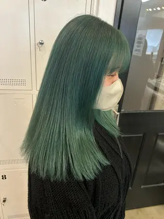 カラー 🫒オリーブ/透け感 レイヤー🌿モエカのヘアスタイル