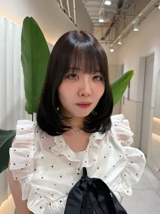 ミディアム カラー ラベンダー💜オリー ブ💚暗髪🖤のヘアスタイル