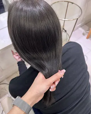 ミディアム カラー k-two心斎橋 ✧ 顔周りカット/yuiのヘアスタイル