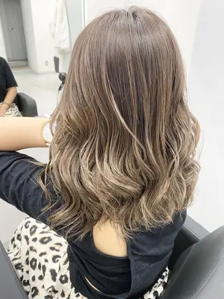 セミロング カットモデル急募🌈 技術責任者久保のヘアスタイル