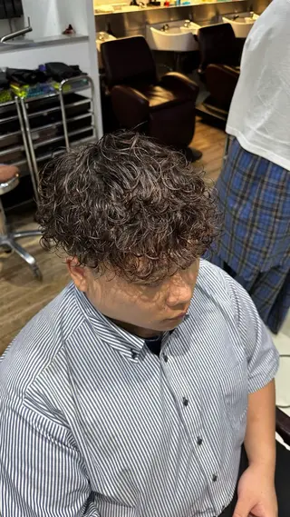 パーマ メンズ fifth原宿 宮部蓮のヘアスタイル