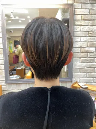 ショート レイヤースタイル⭐️ 村上のヘアスタイル