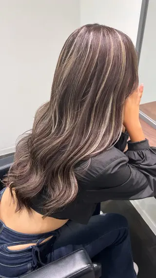 カラー レイヤーカット 早崎太生のヘアスタイル
