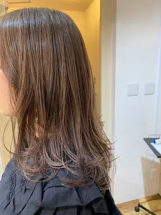 セミロング カラー SALTWATER AYARIのヘアスタイル