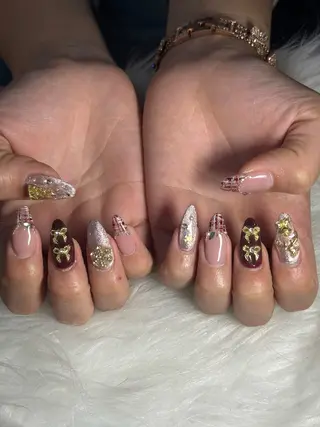 ネイル LAVISH 大和店 emi･:*+のネイルデザイン