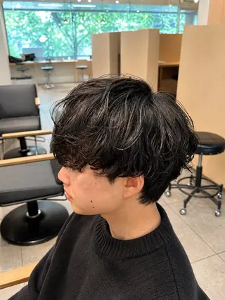 パーマ メンズ シガ ミクトのヘアスタイル