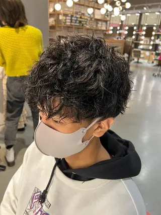 ショート パーマ メンズ 梅田茶屋町メンズ 専門美容師 山元一平のヘアスタイル