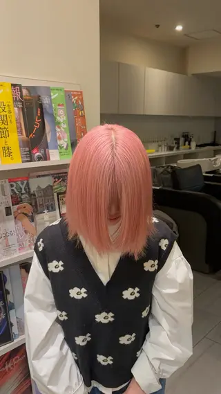 ミディアム オオカメ ユヅキのヘアスタイル