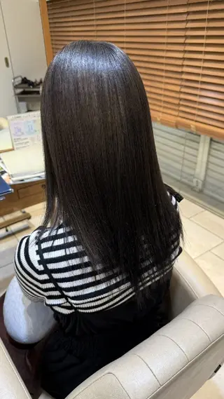 ロング カラー preak TOMOのヘアスタイル