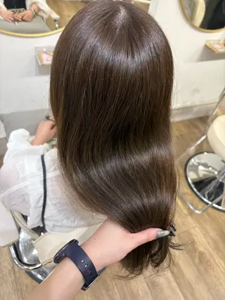 ミディアム コトミ/透明感カラー /似合わせカットのヘアスタイル
