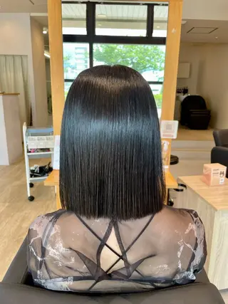 ミディアム カラー 小森 樹奈のヘアスタイル