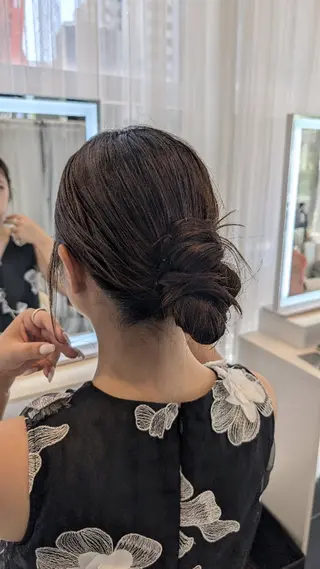セミロング ヘアアレンジ 似合わせヘアメイク 🫧moko🫧のヘアスタイル