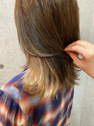 ミディアム カラー ERIKO Tのヘアスタイル