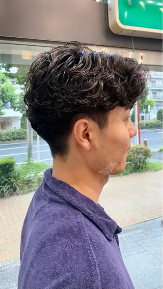 パーマ メンズ マツザキ マナトのヘアスタイル