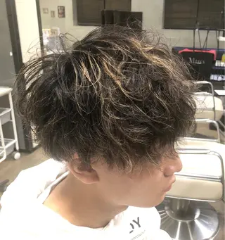パーマ メンズ メンズ レイヤー ウルフ 弓木啓輔のヘアスタイル