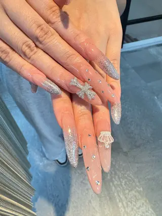 ネイル GLOW MIUのネイルデザイン