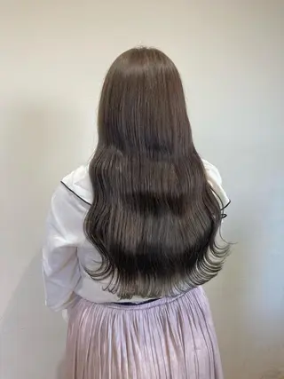ロング 梅山 美侑のヘアスタイル