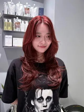 ミディアム カラー NANA🦖 ハイトーンデザインのヘアスタイル