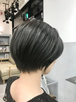 ショート カラー ネイル マツエク・マツパ 色気レイヤー& ショートはお任せ🌟のヘアスタイル