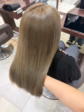 セミロング カラー 【暖色ハイトーン】 HARUNA🌼のヘアスタイル