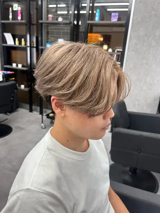 カラー 秋山 和也のヘアスタイル