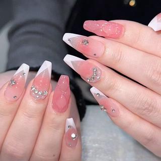 ネイル Queens テイのネイルデザイン