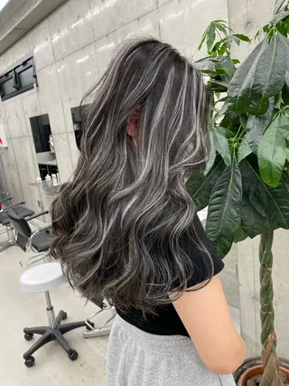 ロング 佐藤 まいらのヘアスタイル