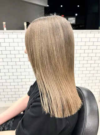 ミディアム カラー ヘアアレンジ Rina🍒レイヤー 透明感ブリーチ💎のヘアスタイル