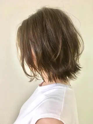 ミディアム カラー ヘアアレンジ 栗林 実莉のネイルデザイン