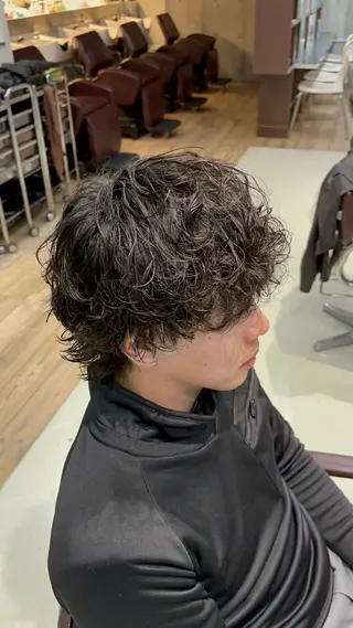 パーマ メンズ fifth原宿 宮部蓮のヘアスタイル