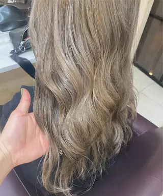 カラー 河原 亜樹のヘアスタイル