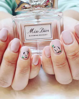ネイル 頑張る女性の味方✴︎ M.i nail ♡のネイルデザイン