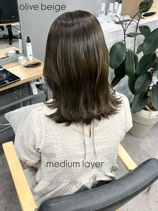 ミディアム ひかる/ベージュ /髪質改善のヘアスタイル